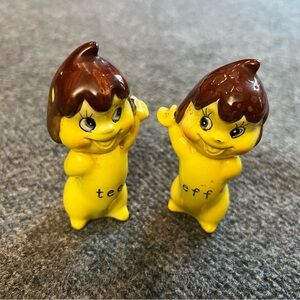 Tastee Freeze Ice Cream - 'Eef' and 'Tee' Salt and Pepper Shakers vintage